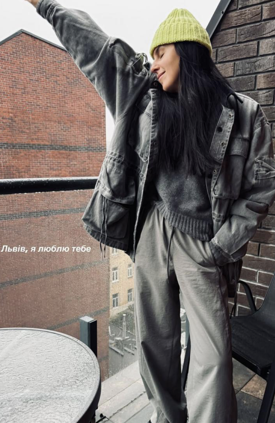 Тренч, &quot;шкірянка&quot; і джинсова класика: що носять восени Джамала, Квіткова і Кацуріна